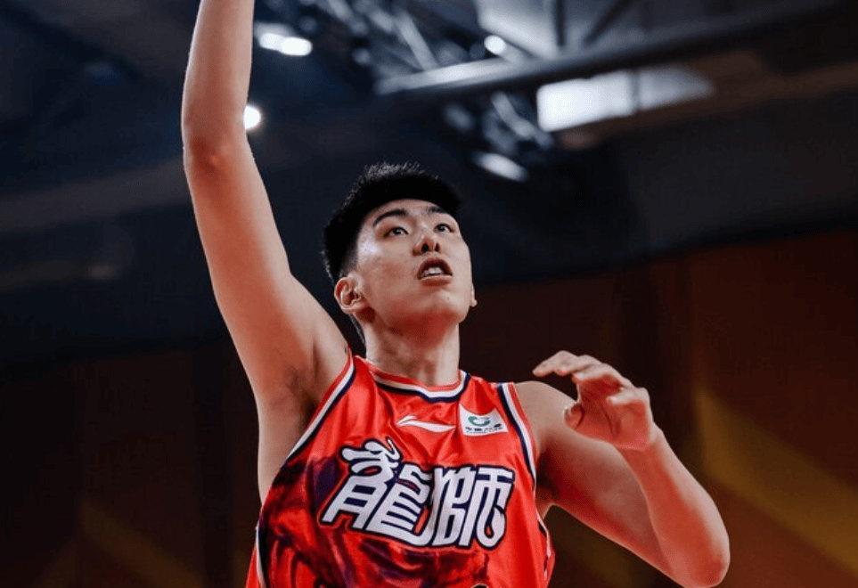 世界杯比分直播-两战轰37+24！中国男篮22岁2米26中锋崛起：郭艾伦助他再蜕变